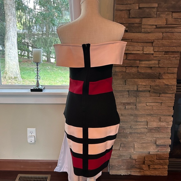 Venus Multi Colored Bandage Dress-Sz. Medium-Worn Only Once-Please See All Pics - Picture 2 of 5